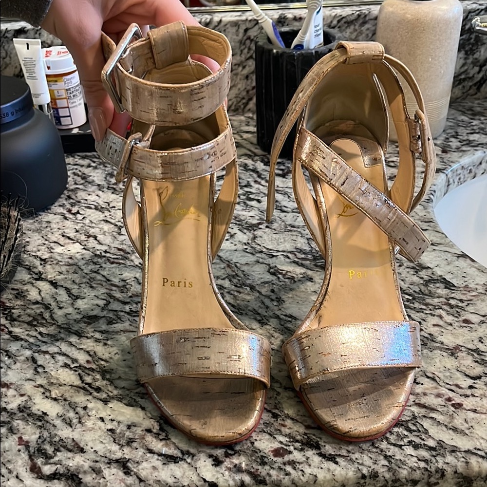 Elegant Gold Strappy Women's Sandals